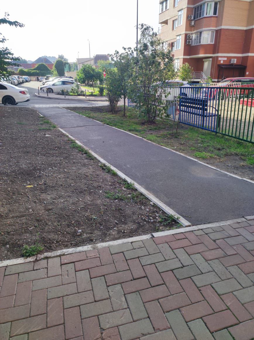 Уборка газонов на Гаражной 71/1